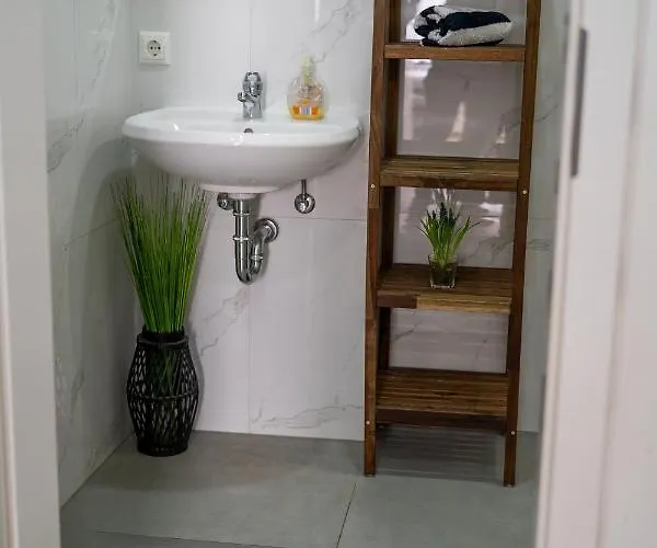 Pension Ahnatal Hostel *